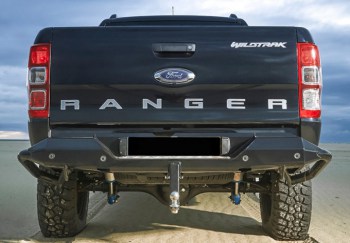 Paragolpe trasero con peldaño Ford Ranger 2023